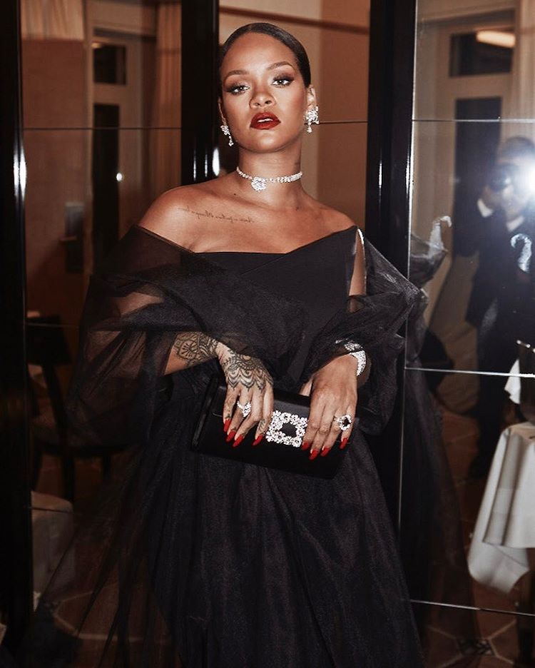 Photo via Instagram @badgalriri